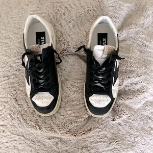 Golden Goose Men’s Stardan sneakers.
